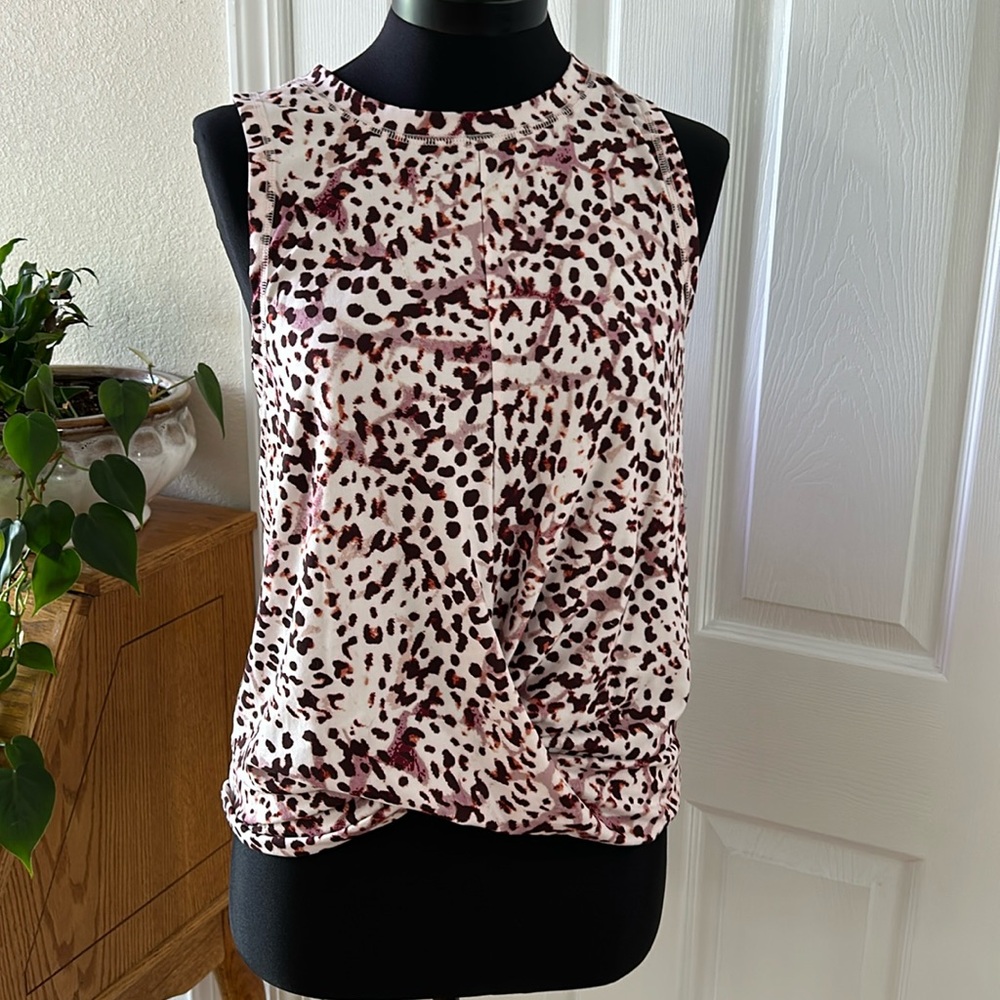 Women’s Old Navy Breath on top